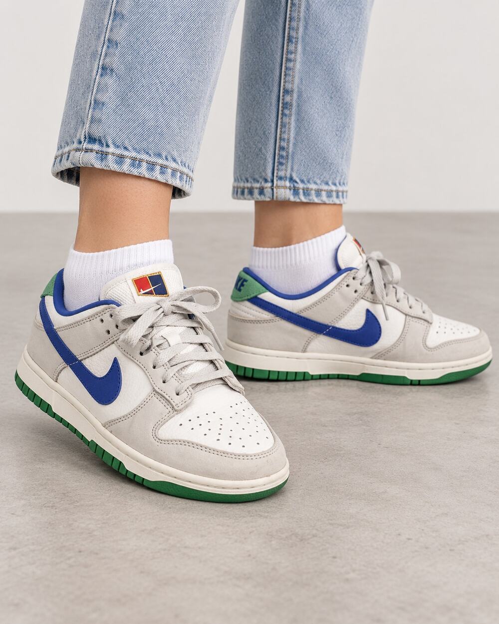 Nike Dunk Low PRM Women’s Size 6 White Photo Blue Photon Dust FB7910-100